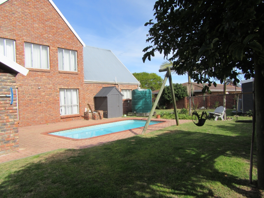 5 Bedroom Property for Sale in Fraaiuitsig Western Cape